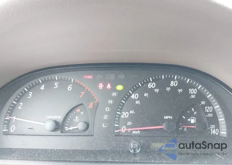 2004 Toyota Camry Le z USA, uszkodzony, nr VIN 4T1BE32K04U861053